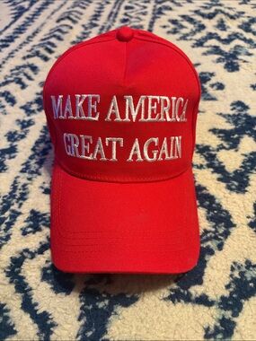 "MAKE AMERICA GREAT AGAIN" Embroidered Baseball Cap- NEVER WORN